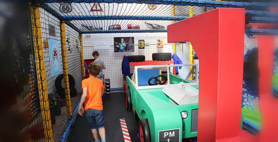 Playmania Sheffield Garage Car